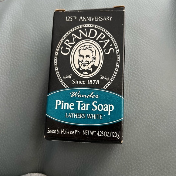 Grandpa's Original Pine Tar Bar Soap - 4.25 oz Lathers White -.
NEW- - Picture 9 of 9